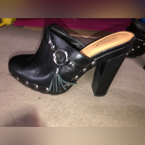 Black Coach style est.1941 size 6/12 used three times it’s too tall for me. - Picture 3 of 7